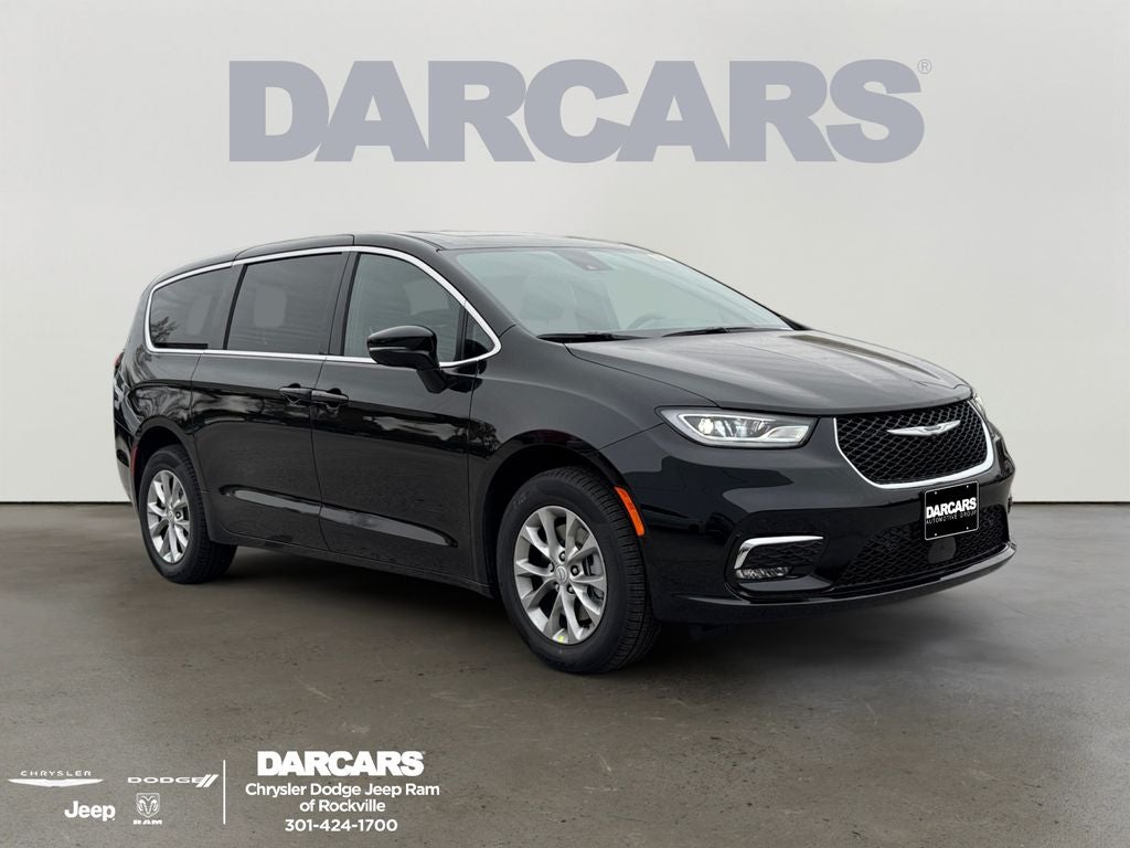 2026 Chrysler Pacifica Limited in Diamond Black Crystal Pearl-Coat Exterior Paint — front three-quarter view